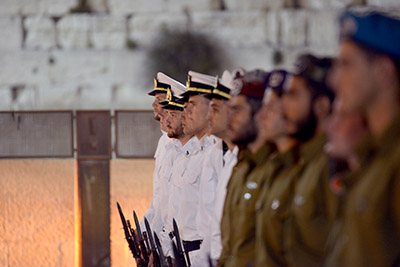 Opening ceremony of the Memorial day for Israel's fallen taking place at the Western Wall in Jerusalem. טקס פתיחת ארועי יום הזיכרון לחללי מערכות ישראל ברחבת הכותל המערבי בירושלים.